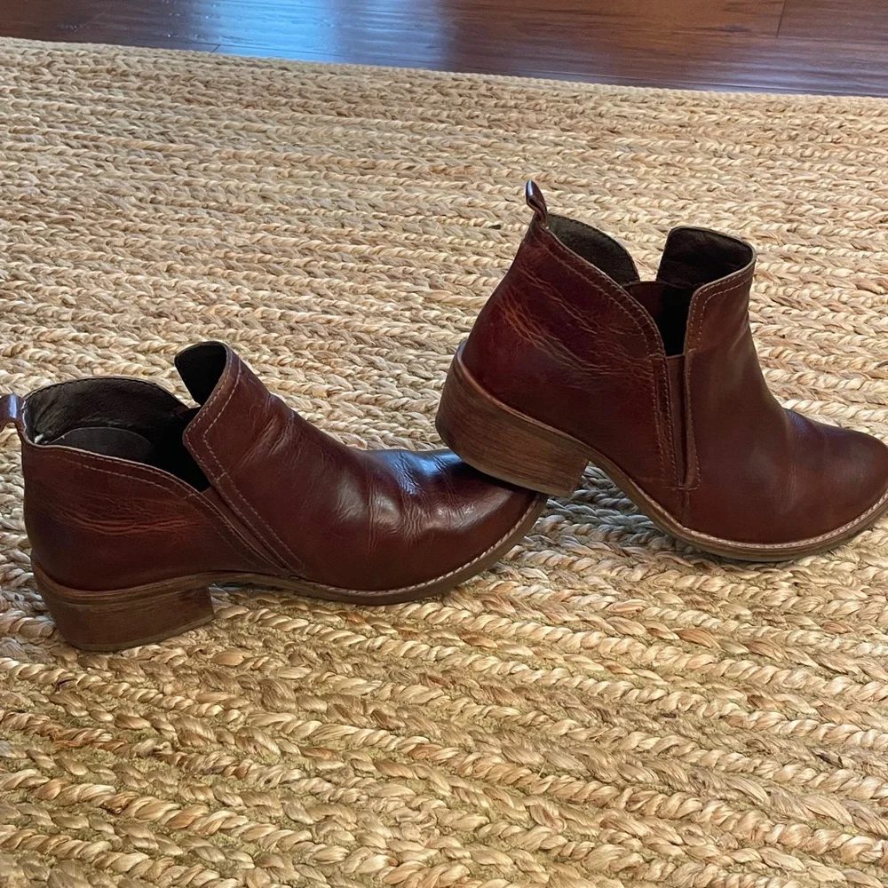 Matisse Brown Leather Ankle Boots